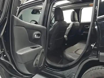 2022 Jeep Renegade с пробегом 13 292 км