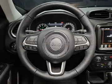 2022 Jeep Renegade с пробегом 13 292 км