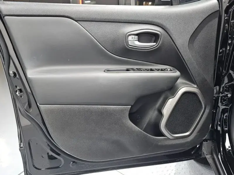 2022 Jeep Renegade с пробегом 13 292 км