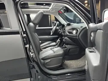 2022 Jeep Renegade с пробегом 13 292 км