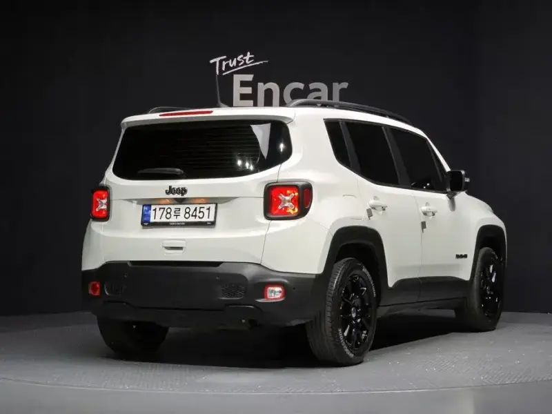 2022 Jeep Renegade с пробегом 13 526 км