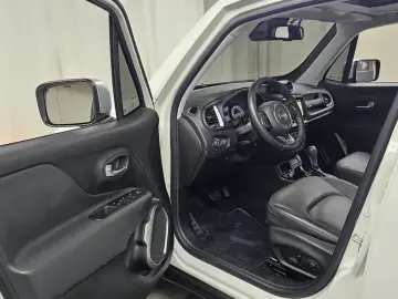 2022 Jeep Renegade с пробегом 10 662 км