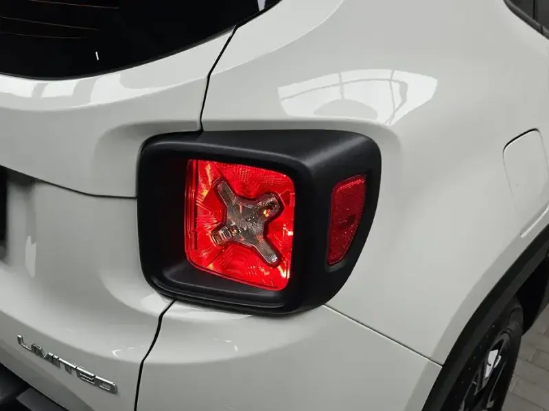 2022 Jeep Renegade с пробегом 10 662 км
