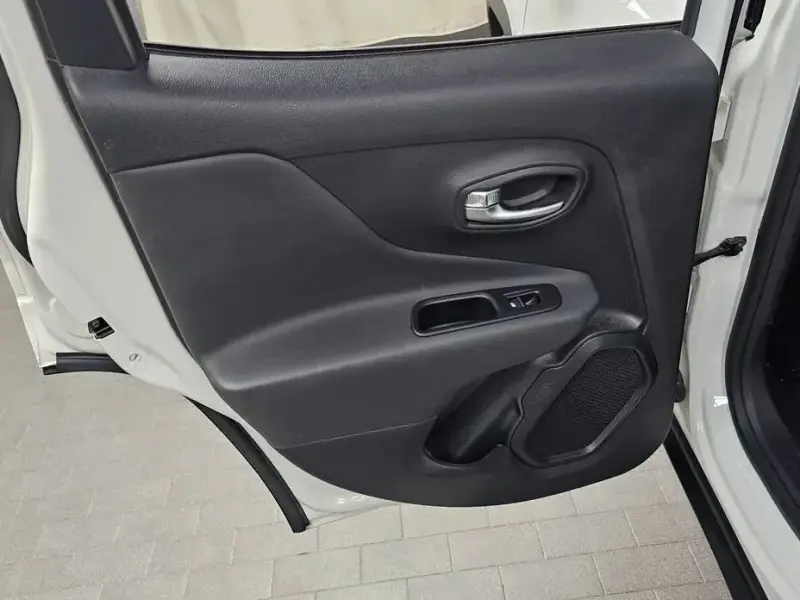 2022 Jeep Renegade с пробегом 10 662 км
