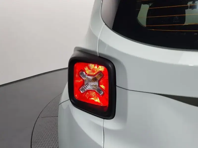 2022 Jeep Renegade с пробегом 21 649 км