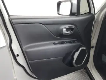 2022 Jeep Renegade с пробегом 21 649 км
