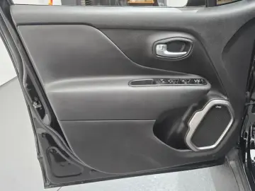 2022 Jeep Renegade с пробегом 18 704 км
