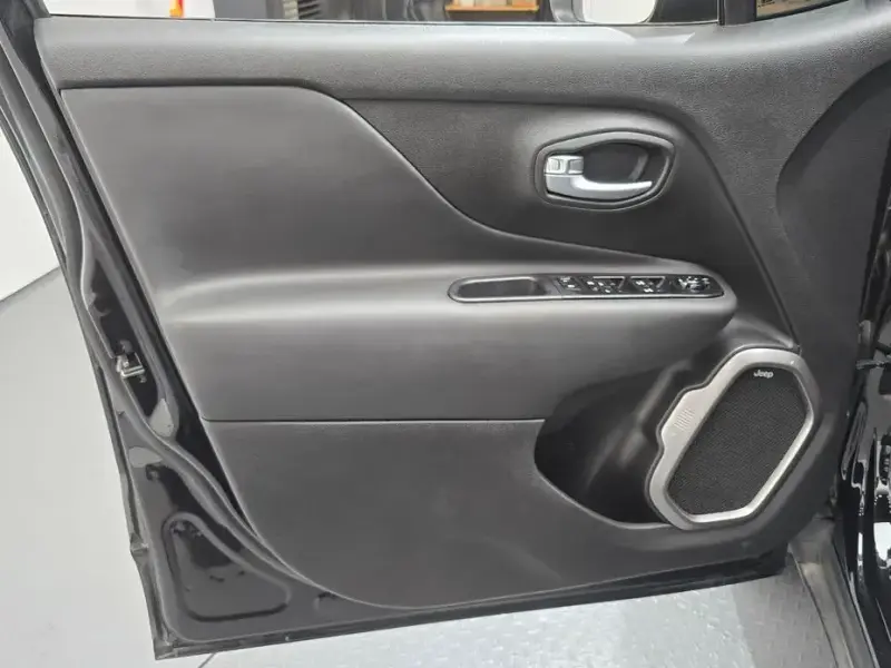 2022 Jeep Renegade с пробегом 18 704 км