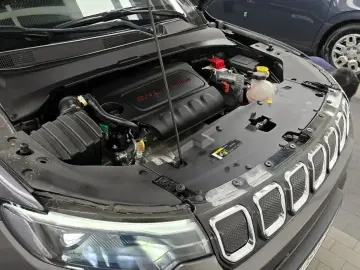 2022 Jeep Compass с пробегом 32 499 км