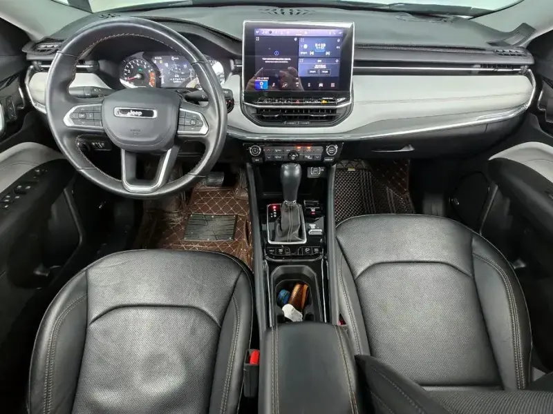 2022 Jeep Compass с пробегом 32 499 км