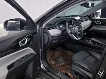2022 Jeep Compass с пробегом 32 499 км
