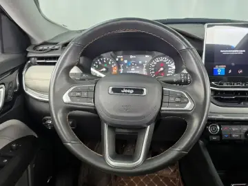 2022 Jeep Compass с пробегом 32 499 км