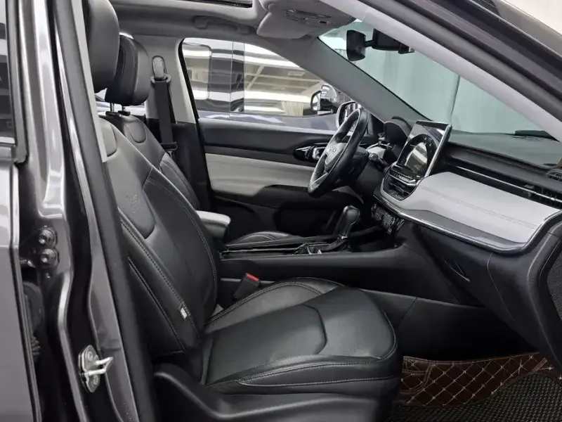 2022 Jeep Compass с пробегом 32 499 км