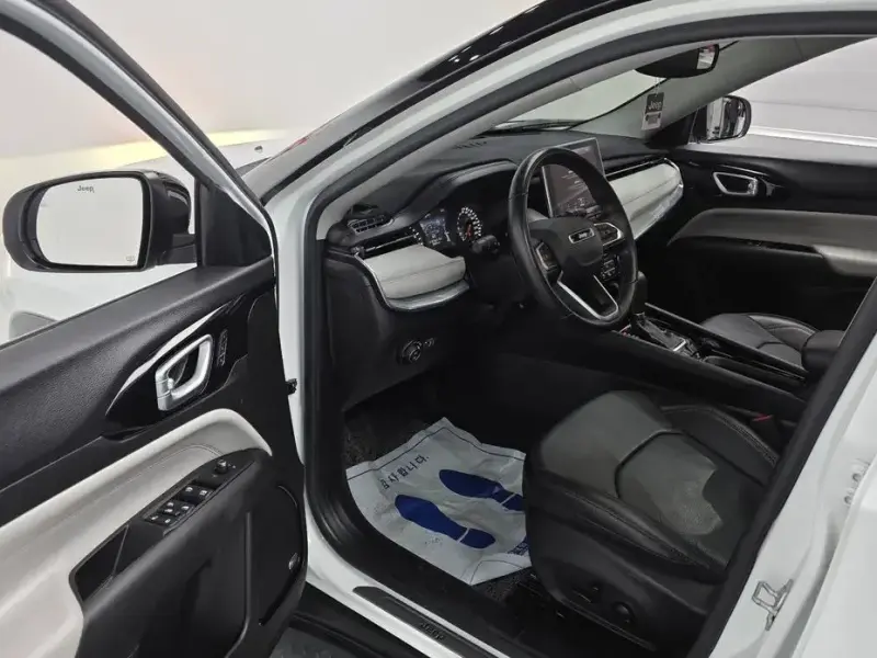 2022 Jeep Compass с пробегом 38 020 км