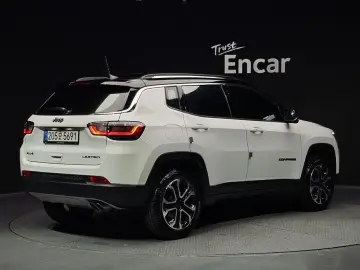 2022 Jeep Compass с пробегом 9 787 км