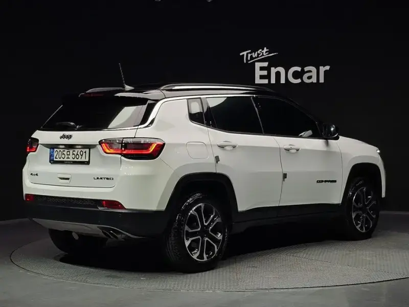 2022 Jeep Compass с пробегом 9 787 км