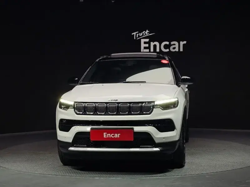 2022 Jeep Compass с пробегом 9 787 км