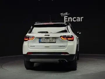 2022 Jeep Compass с пробегом 9 787 км