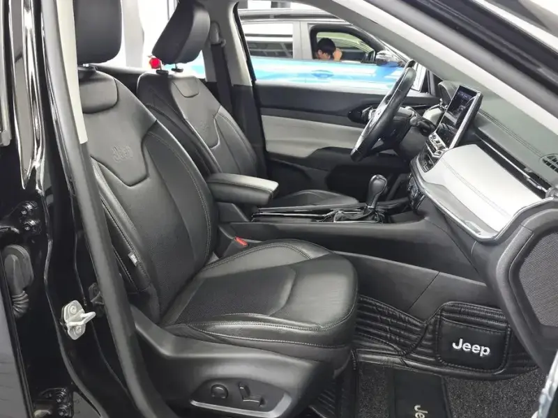2022 Jeep Compass с пробегом 33 203 км