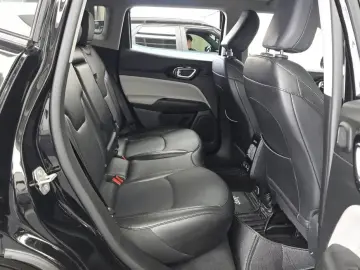 2022 Jeep Compass с пробегом 33 203 км