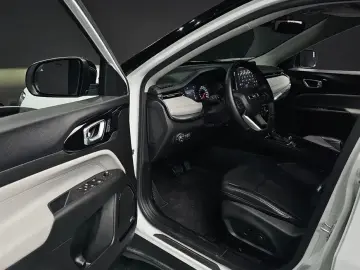 2022 Jeep Compass с пробегом 9 787 км