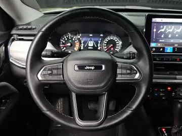 2022 Jeep Compass с пробегом 9 787 км