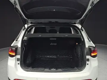 2022 Jeep Compass с пробегом 9 787 км