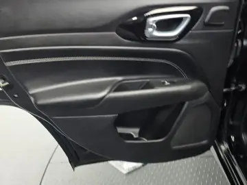 2022 Jeep Compass с пробегом 82 329 км