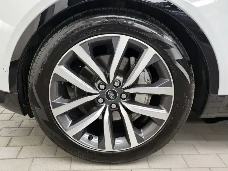 2023 Land Rover Discovery с пробегом 65 782 км