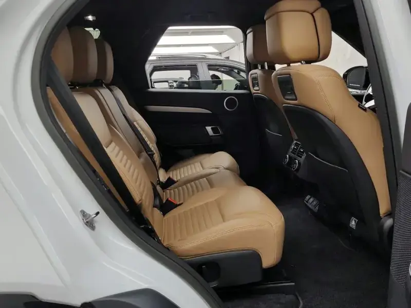2023 Land Rover Discovery с пробегом 65 782 км