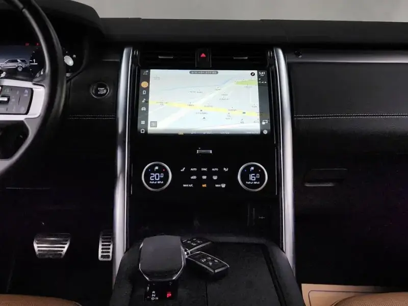 2023 Land Rover Discovery с пробегом 65 782 км