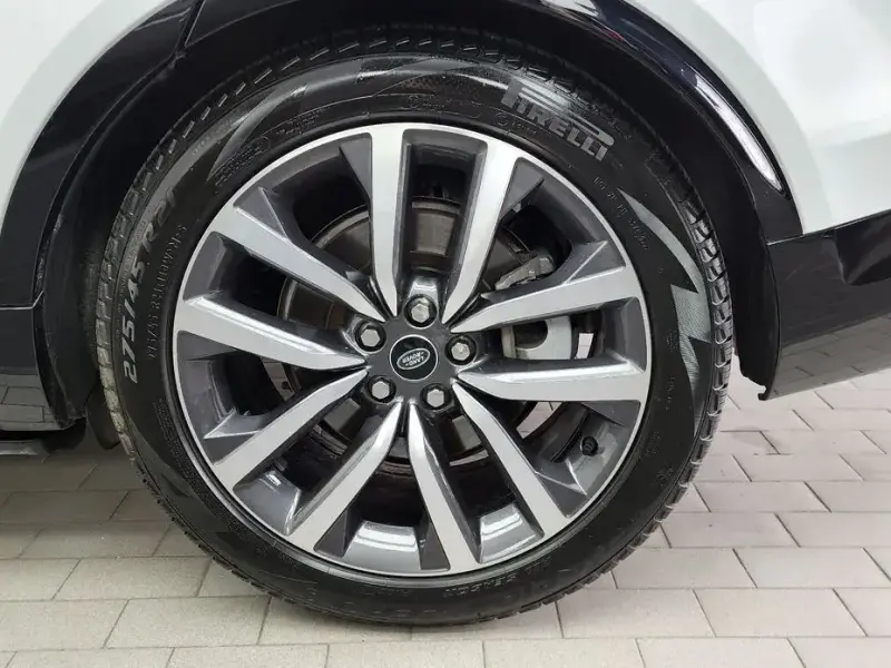 2023 Land Rover Discovery с пробегом 65 782 км