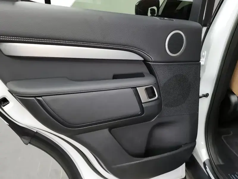 2023 Land Rover Discovery с пробегом 65 782 км
