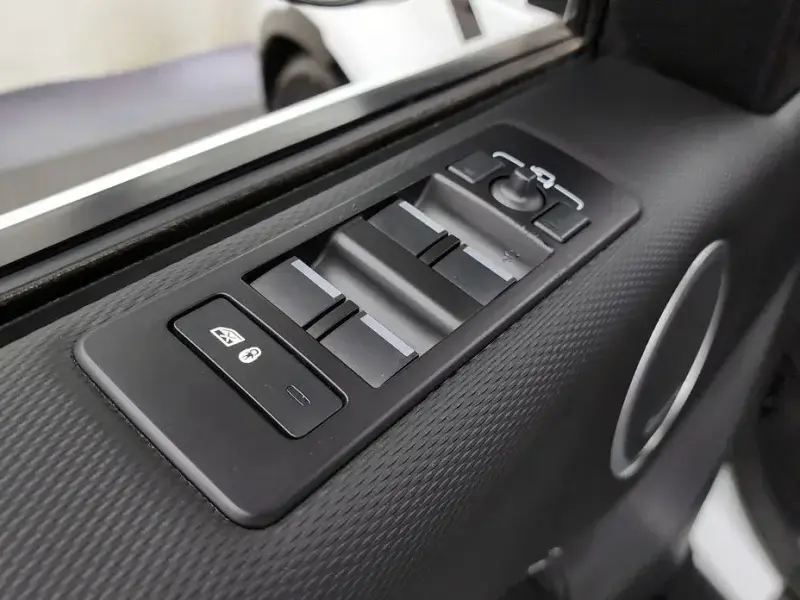 2023 Land Rover Discovery с пробегом 65 782 км