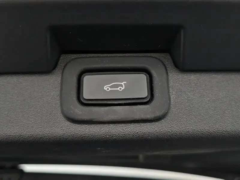 2022 Land Rover Discovery с пробегом 41 690 км