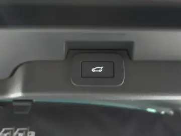 2023 Land Rover Discovery с пробегом 76 919 км