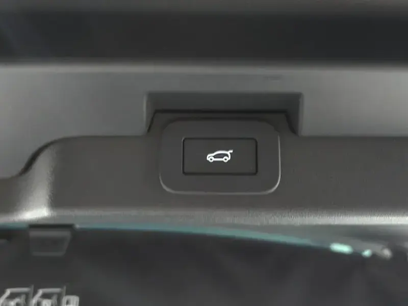2023 Land Rover Discovery с пробегом 76 919 км
