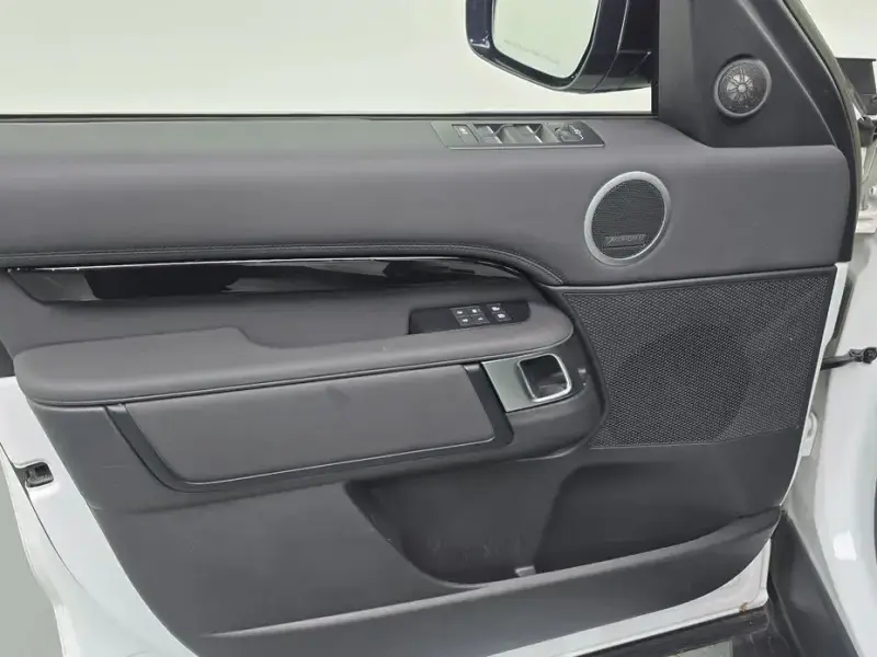2023 Land Rover Discovery с пробегом 76 919 км