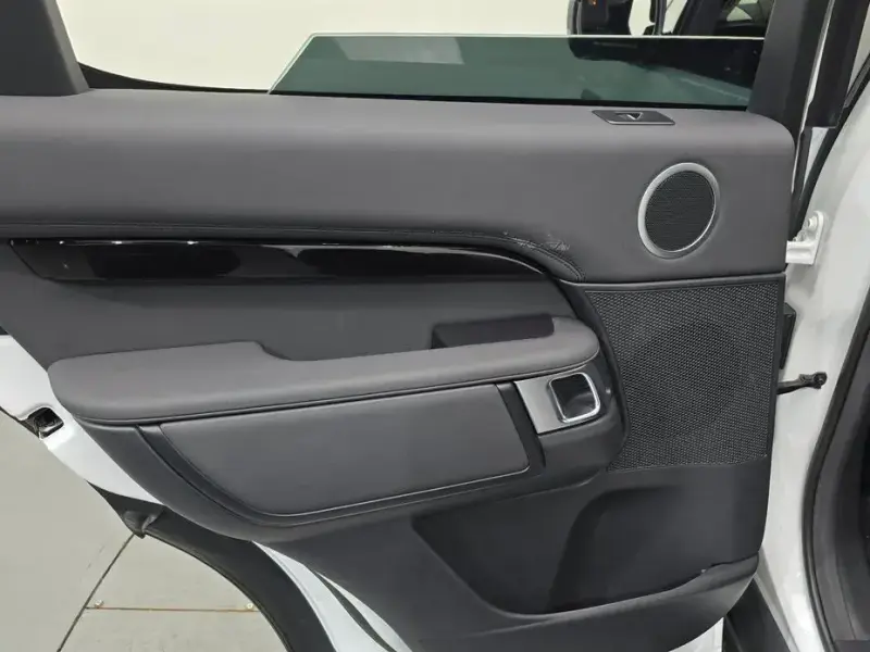 2023 Land Rover Discovery с пробегом 76 919 км