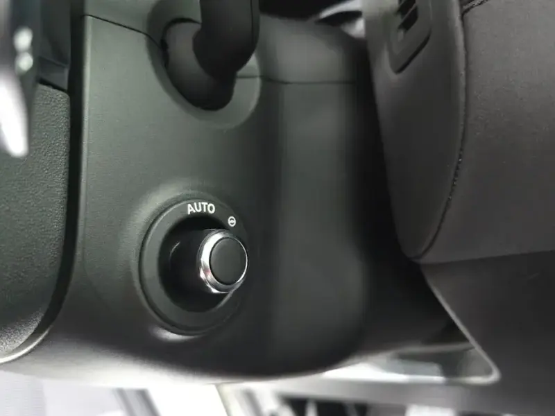 2023 Land Rover Discovery с пробегом 76 919 км