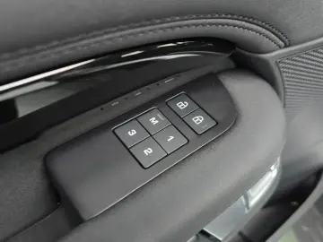2023 Land Rover Discovery с пробегом 76 919 км