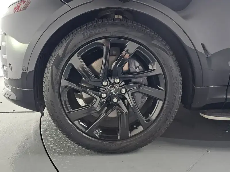 2023 Land Rover Discovery с пробегом 37 750 км