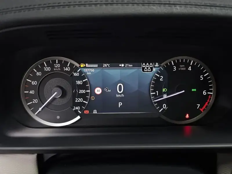 2023 Land Rover Discovery с пробегом 37 750 км