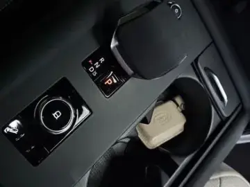 2023 Land Rover Discovery с пробегом 37 750 км
