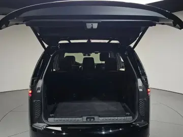 2023 Land Rover Discovery с пробегом 37 750 км