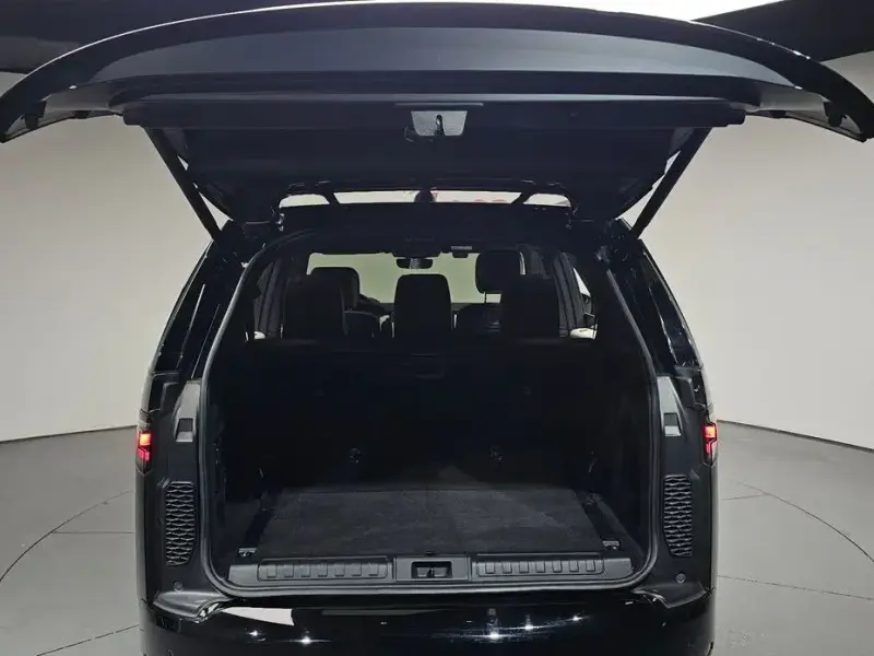2023 Land Rover Discovery с пробегом 37 750 км