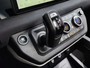 2022 Land Rover Defender с пробегом 64 350 км