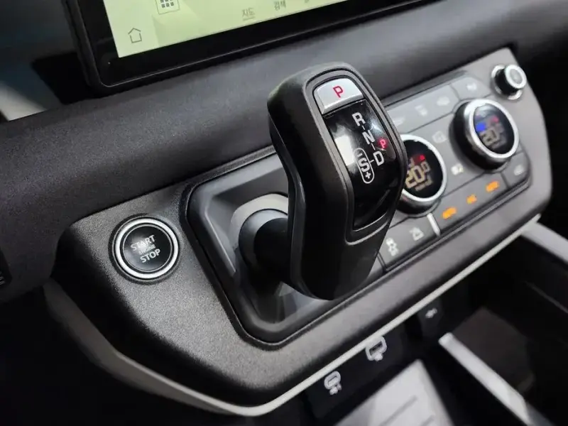 2022 Land Rover Defender с пробегом 64 350 км