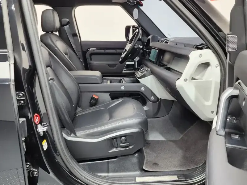 2022 Land Rover Defender с пробегом 64 350 км