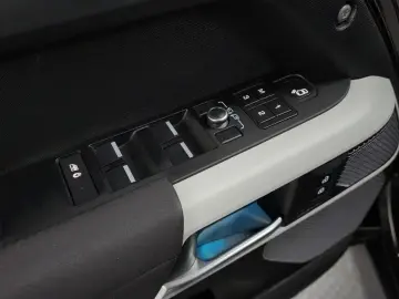 2022 Land Rover Defender с пробегом 64 350 км